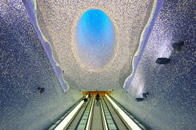 The Toledo station in Naples, Italy-25 Most Beautiful Subway Stations Around The World (Photo Gallery)-3