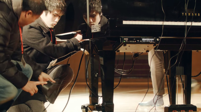 Amazing Virtual Reality Technology Helps Disabled Play Piano-5