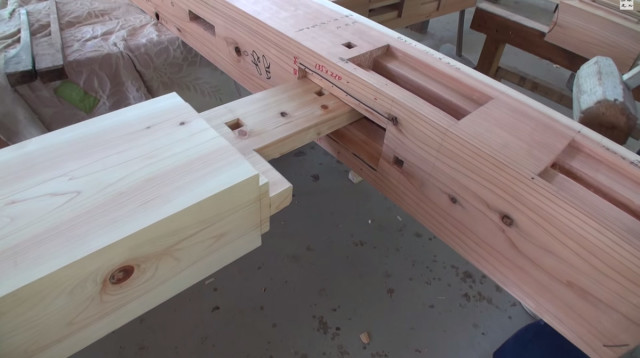 Expert Japanese Carpenters Make Wooden buildings without Using Nails!-