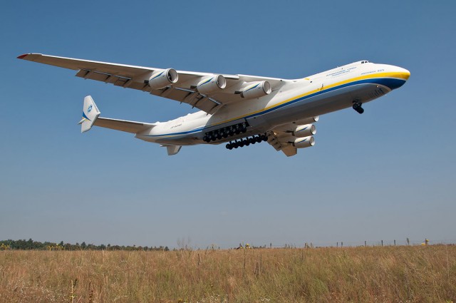 Antonov AN-225 world's largest transport aircraft-1