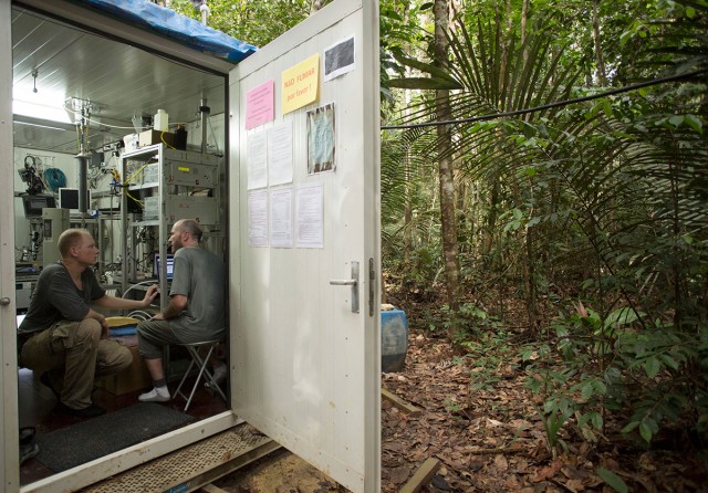 Discover This Gigantic Meteorological Tower Erected In Amazon Rainforest-3