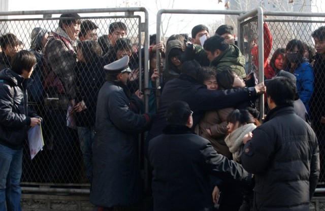 20 Mind Blowing Photos From Dreaded Chinese University Entrance Exam-16