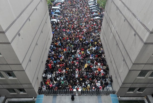 20 Mind Blowing Photos From Dreaded Chinese University Entrance Exam-2