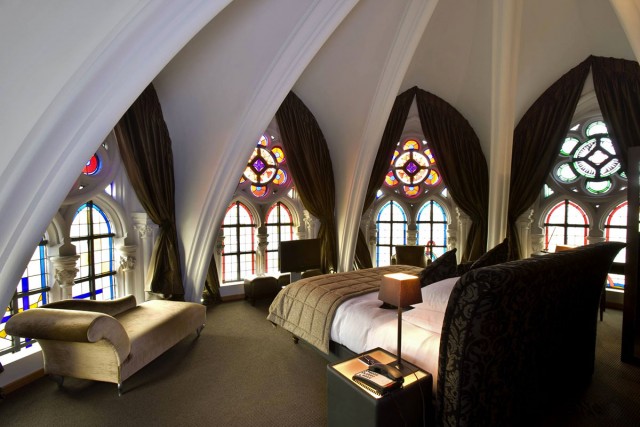 22 Sublime And Unusual Hotels That Will Make You Dreaming-18