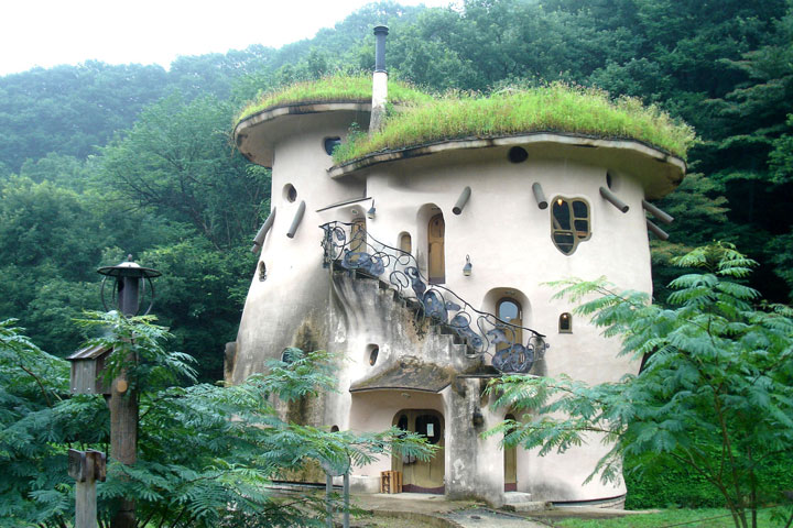 16 Mystical But Real Houses Where You'd Love To Live-15