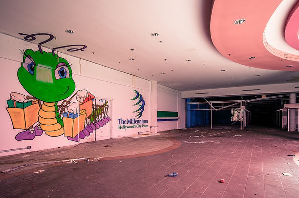 Hollywood Fashion Center - Hollywood, Florida-Top 9 Most Surreal Abandoned American Shopping Centers-18