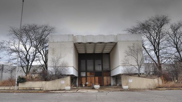 Randall Park - North Randall, Ohio-Top 9 Most Surreal Abandoned American Shopping Centers-2