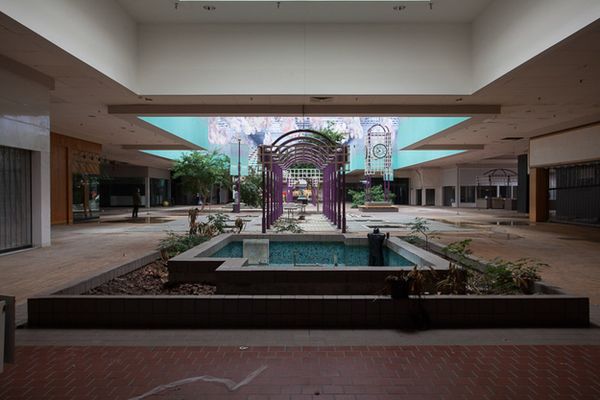 Woodville Mall - Northwood, Ohio-Top 9 Most Surreal Abandoned American Shopping Centers-20