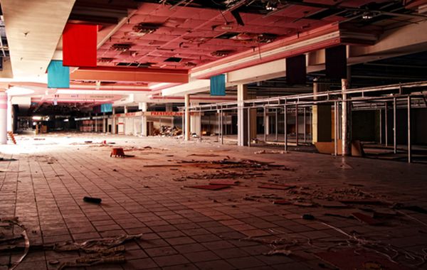 TopHollywood Fashion Center - Hollywood, Florida- 9 Most Surreal Abandoned American Shopping Centers-28