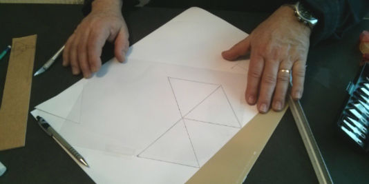 Make Amazing Holograms In Just Ten Minutes Using iPad-2