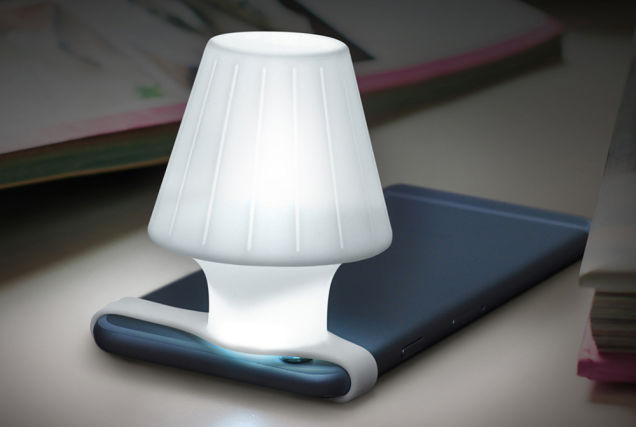 This Amazing Silicone Strap Converts Smartphone Flash To Bedside Lamp-1