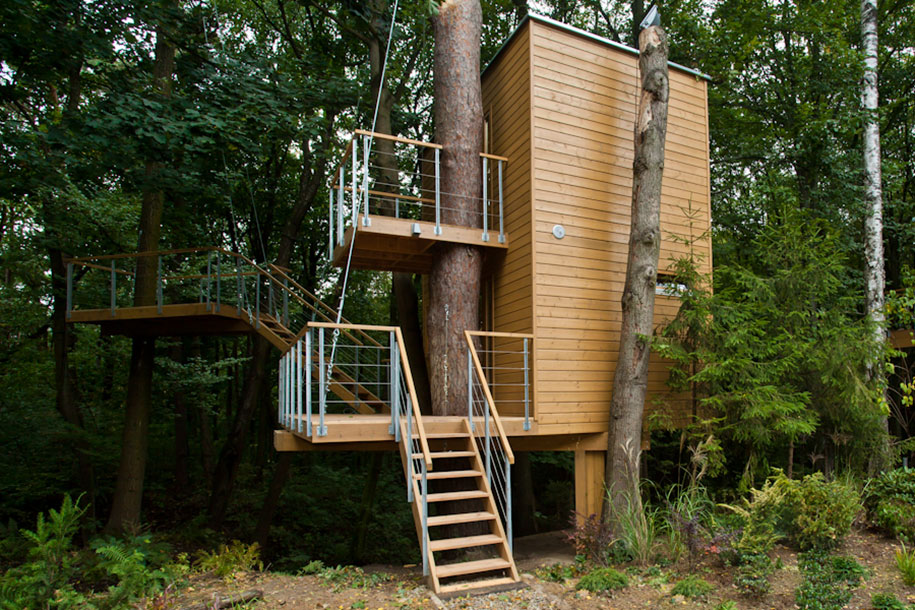 12 Green Tree Houses Built Around The Trees Without Cutting Them-13