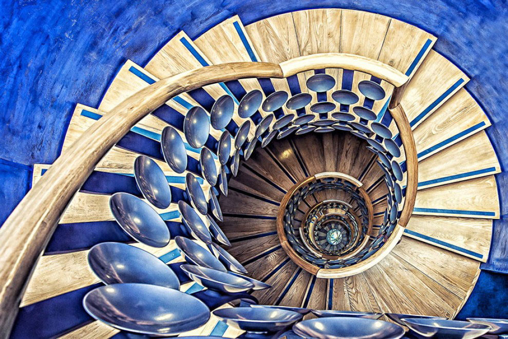30 Absolutely Mesmerizing Spiral Staircase Designs From Around The World-20