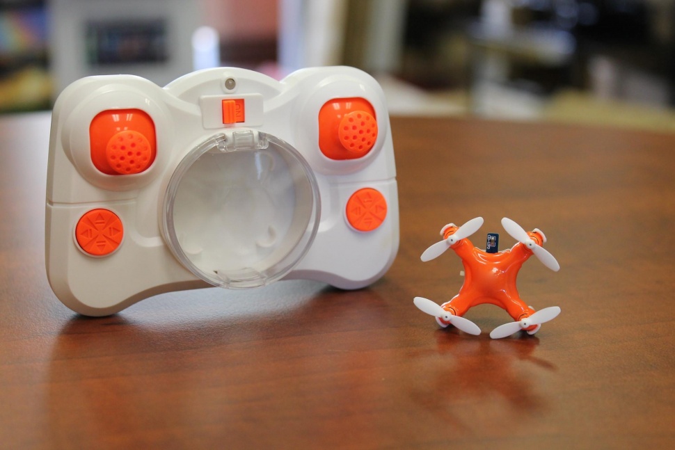 Aerius: Axis Designs World’s Tiniest Quadcopter Size Of A Quarter-3
