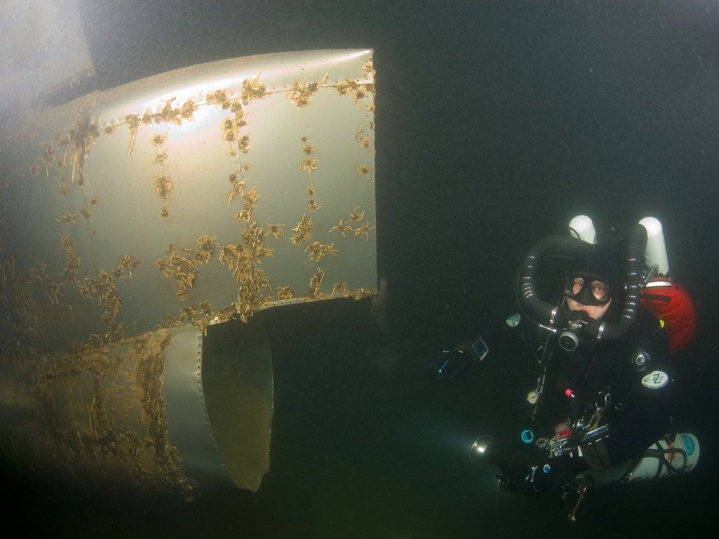 Amazing Pictures of World War 2 Bomber At Bottom Of Nevada Lake-3