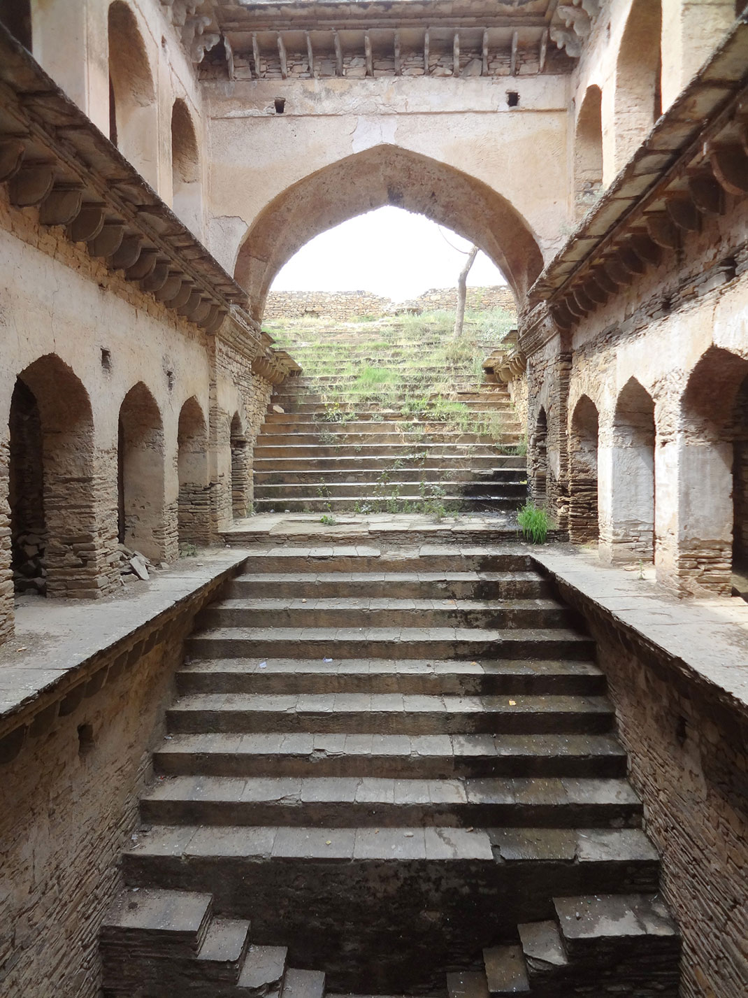 Admire These 2000 Year Old Somptous Buildings In India Destined To Disappear-20