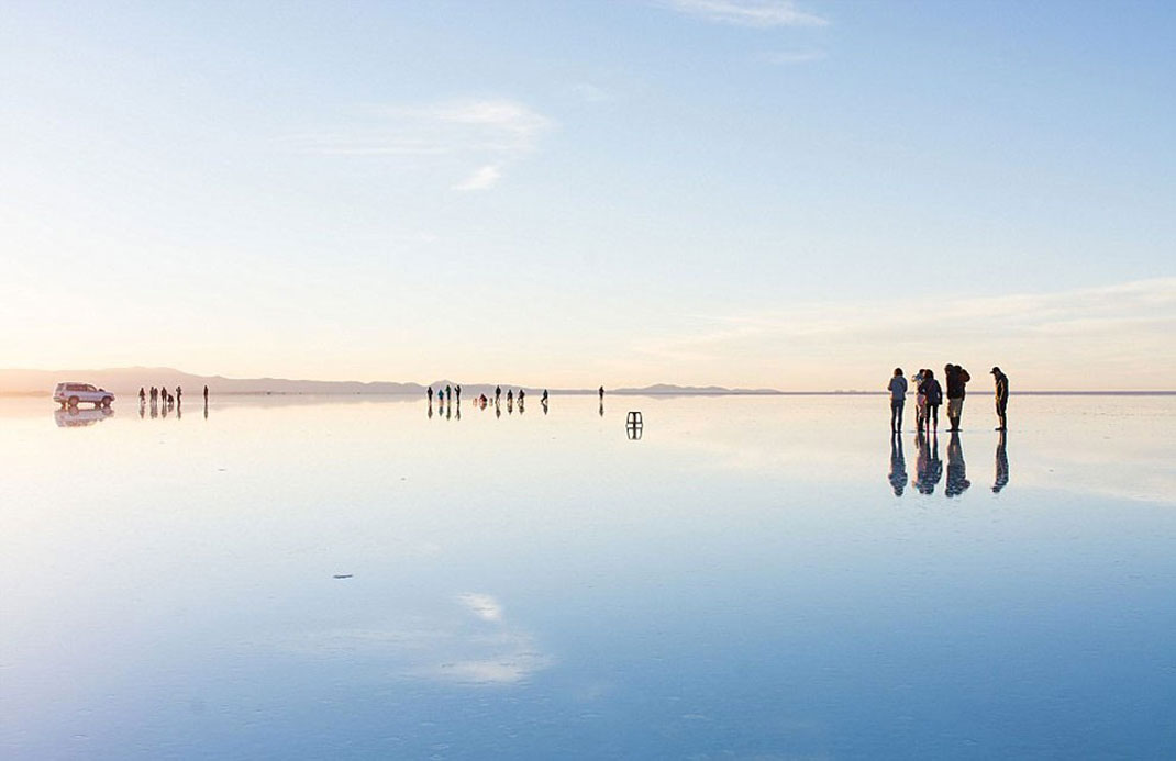 The Incredible Beauty of Salt Desert Transformed Into Gigantic Mirror-2