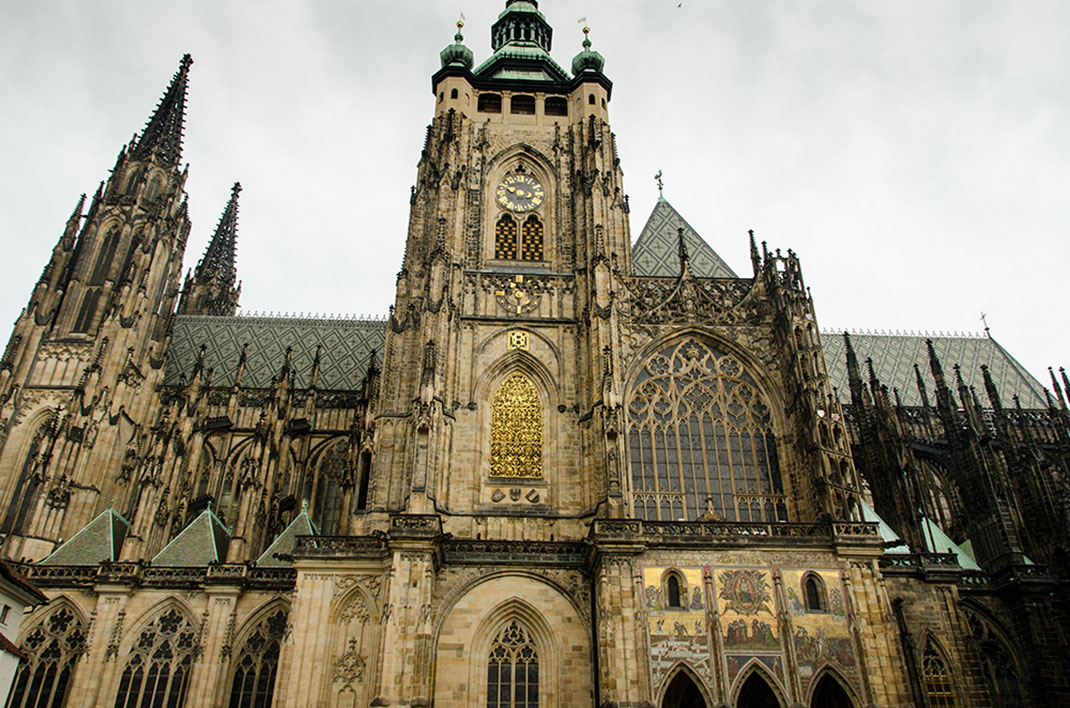 Wander The Colorful Streets Of Prague And Admire Its Wonderful Architecture-39