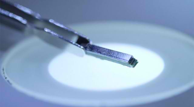 Swiss Scientists Develop World’s Smallest Implant For Early Diagnosis Of Heart Attack Using Smartphone