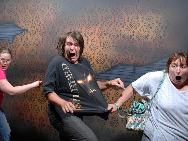 The 26 Best Photos Of Scared People In A Haunted House (Photo Gallery)
