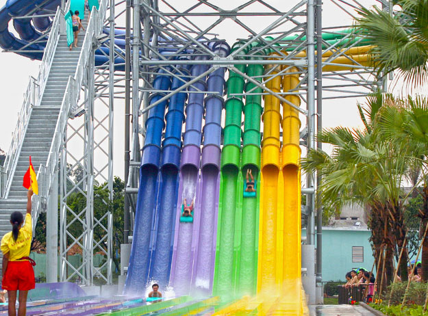Top 18 Water-slides To Have Fun In Summers (Photo Gallery)