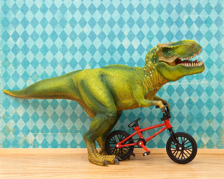 A Father Takes His Daughter’s Toys To Create Unusual Animal Scenes (Photo Gallery)