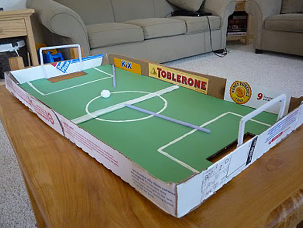 20 Super Cool Ideas To Recycle Your Pizza Box (Photo Gallery)