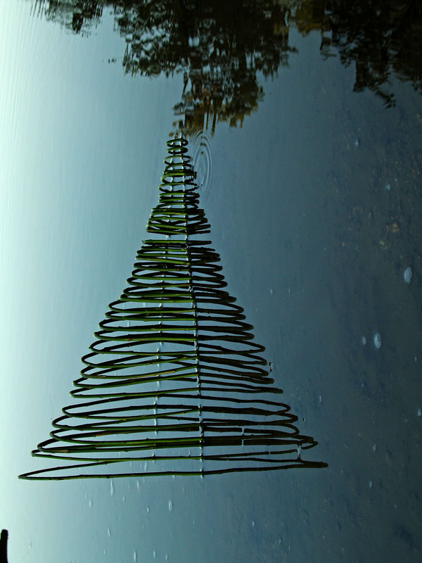 Symmetrical And Poetic Artworks Using Natural Elements (Photo Gallery)