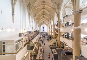 A Fifteenth Century Gothic Cathedral Transformed Into A Big Library-2