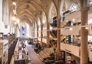 A Fifteenth Century Gothic Cathedral Transformed Into A Big Library-5