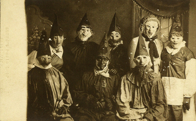 The Very First Scary Halloween Photographs From History (Photo Gallery)