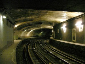 Visit The Amazing Abandoned Ghost Metro Stations Of Paris-18