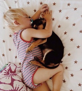 Jessica A stunning Series Of Photograph Immortalizes The Friendship Between A Baby And A Puppy-8