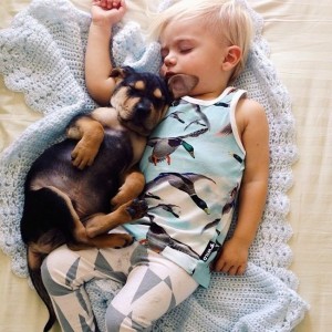 Jessica A stunning Series Of Photograph Immortalizes The Friendship Between A Baby And A Puppy-9