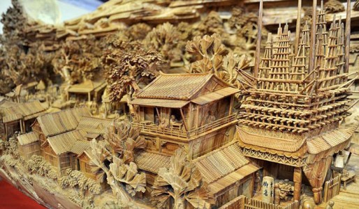An Artist Makes World's Most Spectacular And Longest Wooden Sculpture-