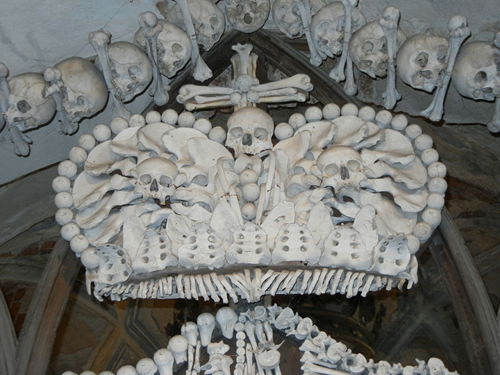 Top 14 Creepy Monuments Erected With Human Bones And Skulls-4