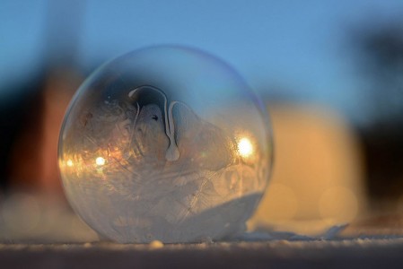 Soap Bubbles Crystallize Into Wonderful Shapes In The Cold Winter-4