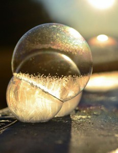 Soap Bubbles Crystallize Into Wonderful Shapes In The Cold Winter-5