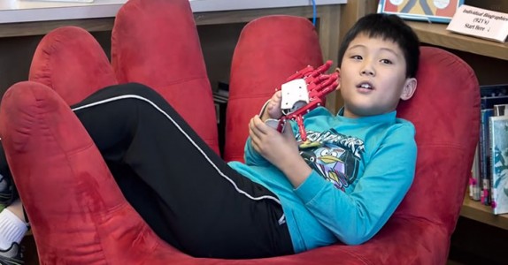 An American High School Student Makes A 3D printed Prosthetic Hand For A 9 years Old Boy-5