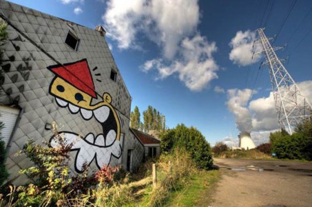 An Abandoned Flemish City Becomes A Giant Canvas Dedicated To Street Art (Photo Gallery)-2