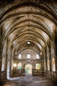 Abandoned churches around the world-14
