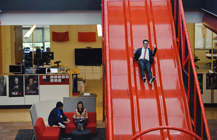 15 Cool Offices Where You Would Want To Work All Your LIfe (Photo Gallery)