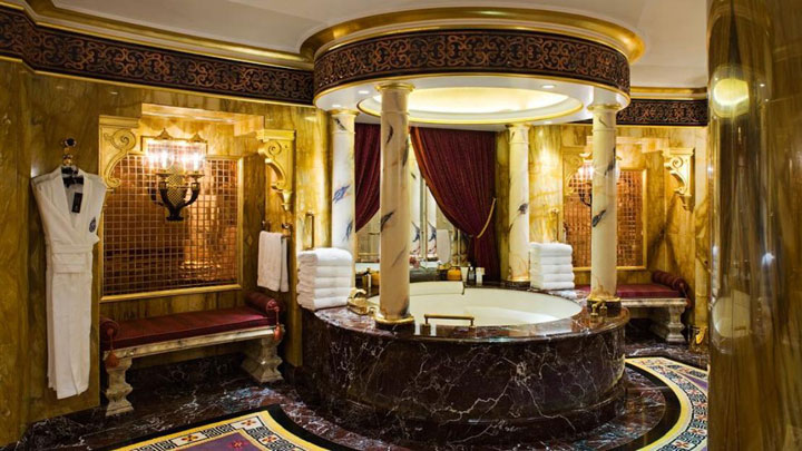 14 Majestic Bathrooms From Around The World (Photo Gallery)