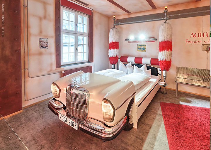 V8 Hotel: A Hotel Dedicated To Automobiles With Comfortable Car Beds (Photo Gallery)