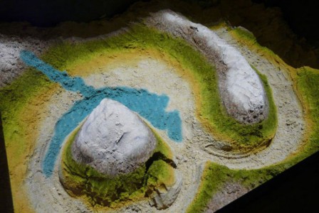 Augmented Reality Transforms A Sandbox Into Landscapes of Rivers And Volcanic Eruptions (Video)-4