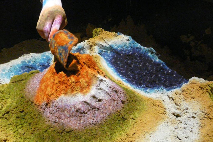 Augmented Reality Transforms A Sandbox Into Landscapes of Rivers And Volcanic Eruptions (Video)