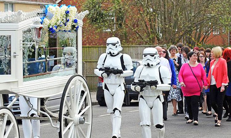 Parents Fulfill Last Desire Of Their 4 Year Old Son By Offering Him A superb Star Wars Funeral