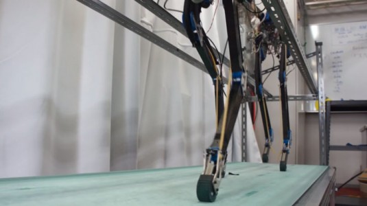 Pneupard: A Quadruped Robot Walks Like A Cheetah Using Artificial Muscles-3