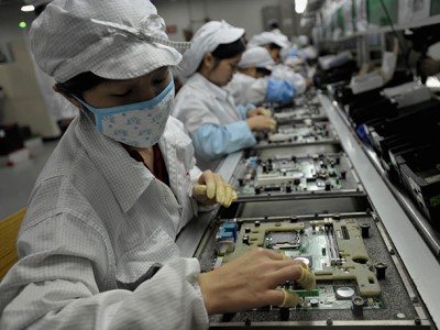 Foxconn Will Use 10,000 robots  To Assemble iPhone 6-