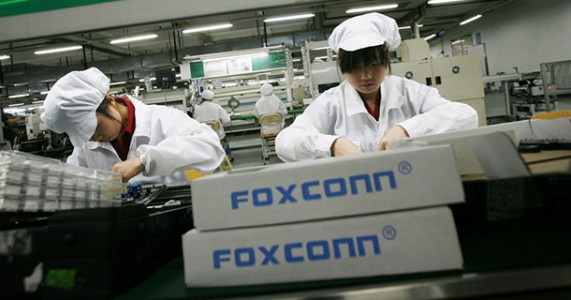 Foxconn Will Use 10,000 robots To Assemble iPhone 6-1
